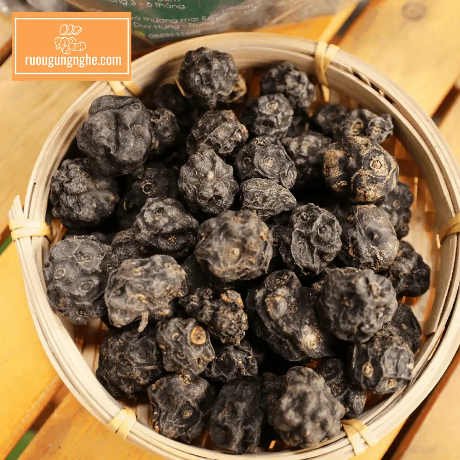 Trái nhàu khô ngâm rượu