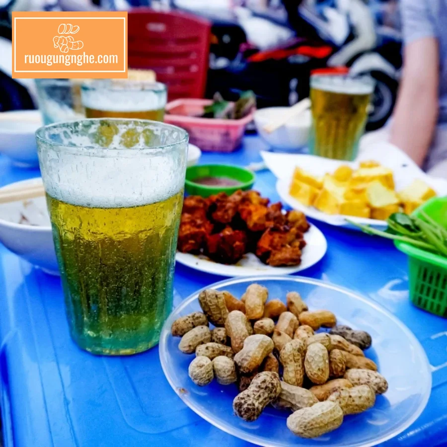 Menu và món ngon tại Bia Hoàng Cầu