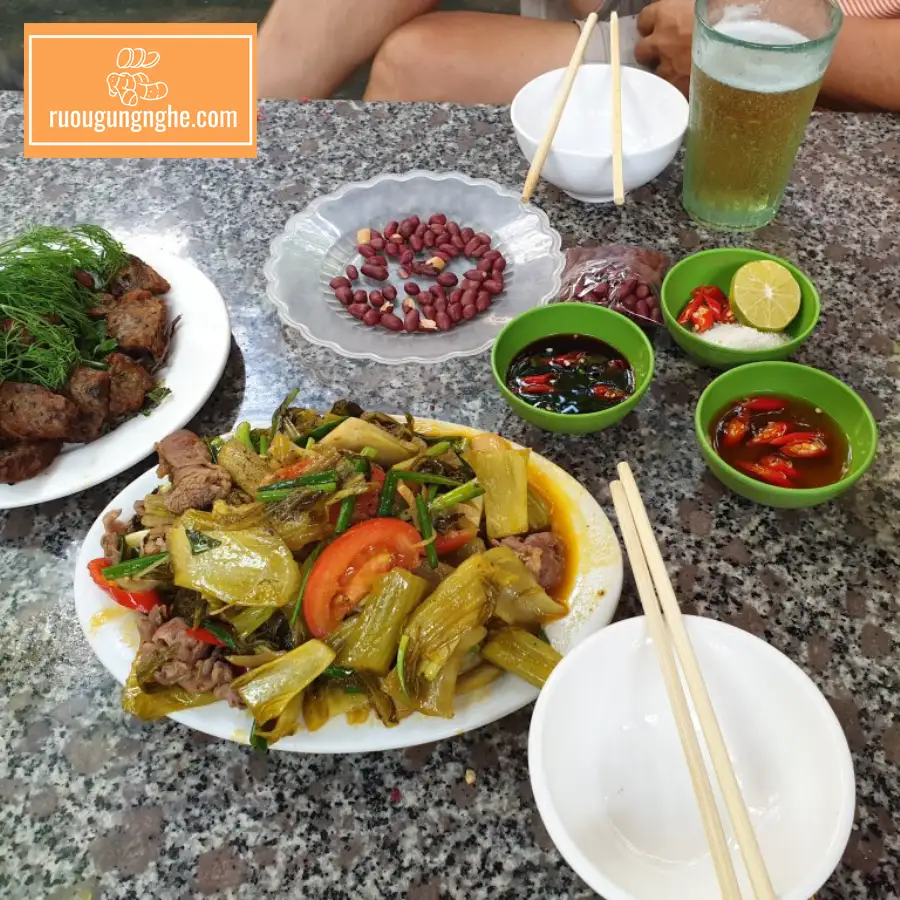 Khám phá thực đơn quán bia hơi bình dân